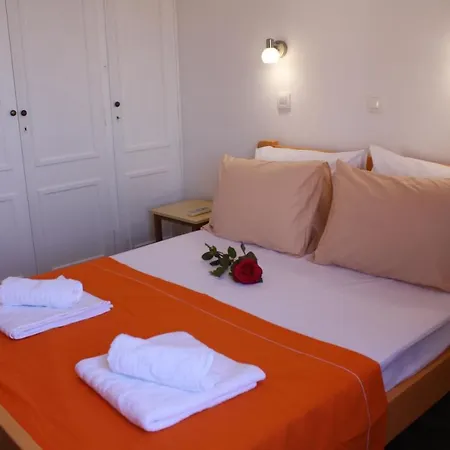 Apart Otel Athina House 1 Gavrio