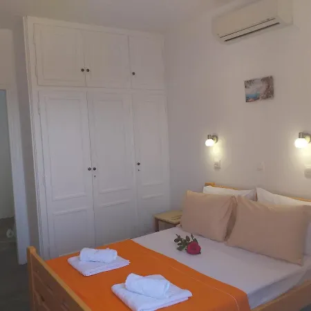 Athina House 1 Apart Otel Gavrio
