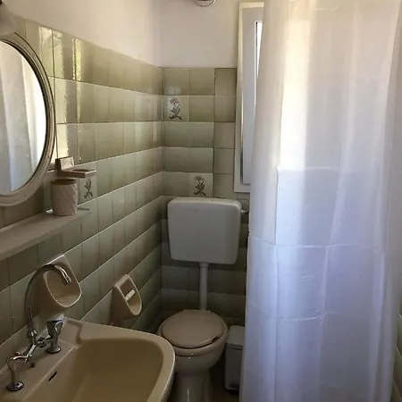 Apart Otel Athina House 1 Gavrio